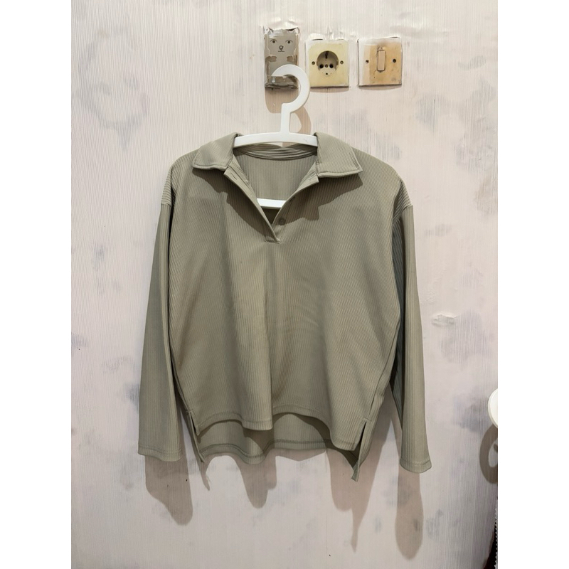 (PRELOVED) atasan wanita sage green