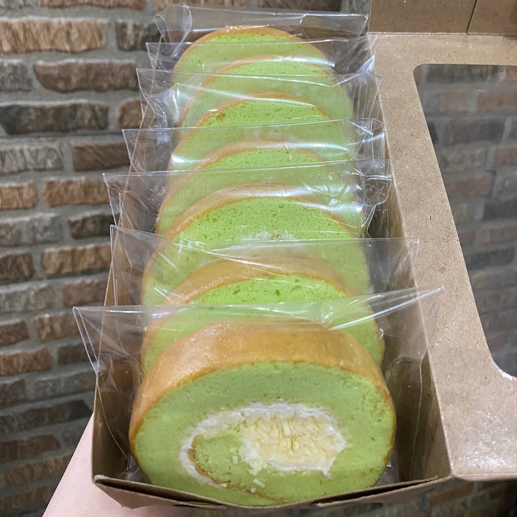 

Bolu Gulung Roll Cake Bolu Jadul Premium Keju Spesial Butter Lembut by RaMaChef