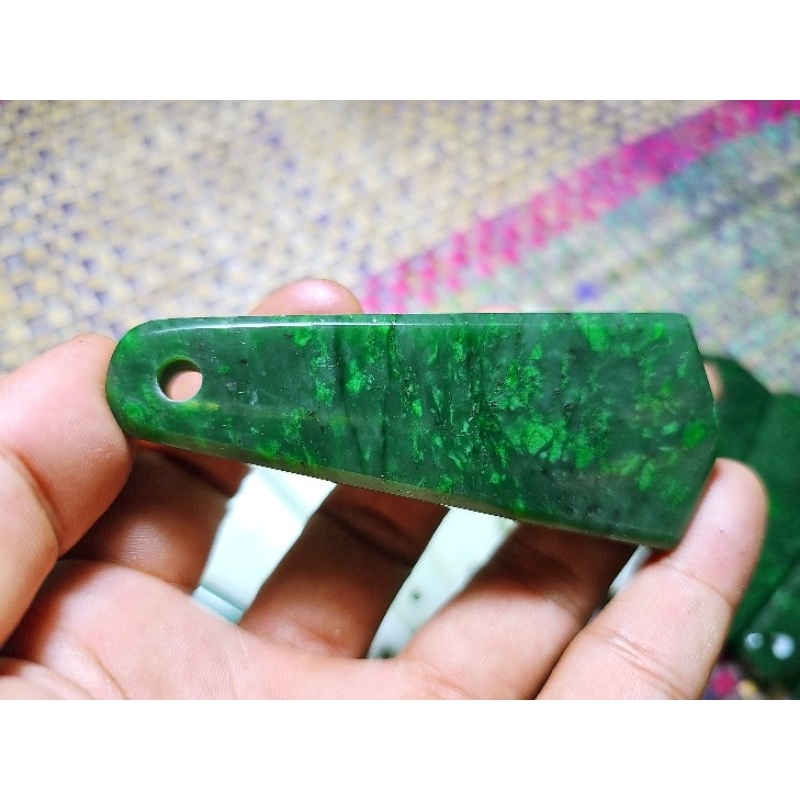 KALUNG GIOK BUNGA HIJAU TUA LIONTINE BATU BATU GIOK NEPHRITE JADE NO17