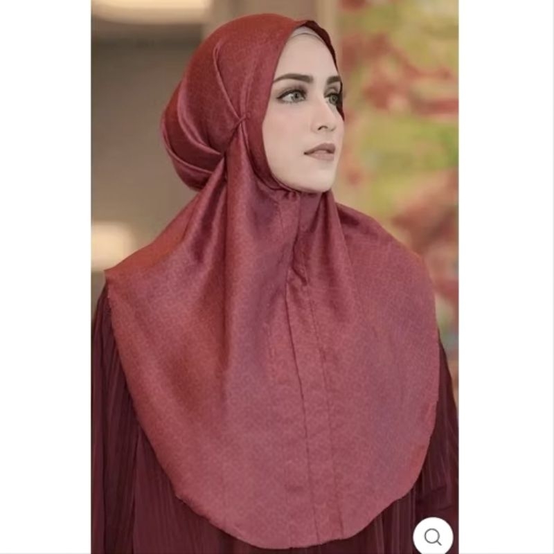 Buttonscarves The Tapis Slip on Warna Red PRELOVED