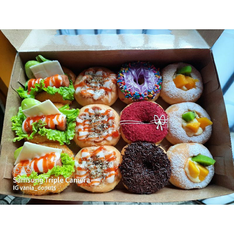 

DONAT MIX 4 VARIAN isi 12/box DONAT FLA BUAH/DONAT PIZZA MOZARELLA/DONAT SOSIS/DONAT TOPING