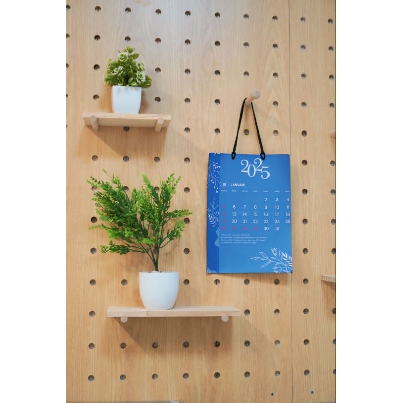 

kalender Dinding 2025 Estetik
