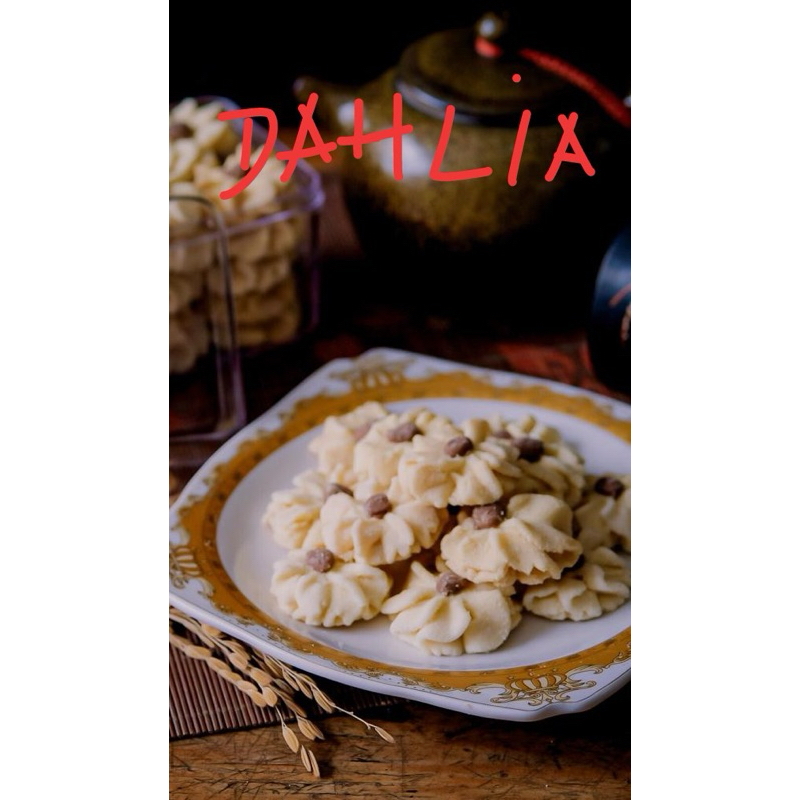 

Dahlia Cookies Kue Imlek Premium CNY 1 toples 500gr (Tanpa Bahan Pengawet)