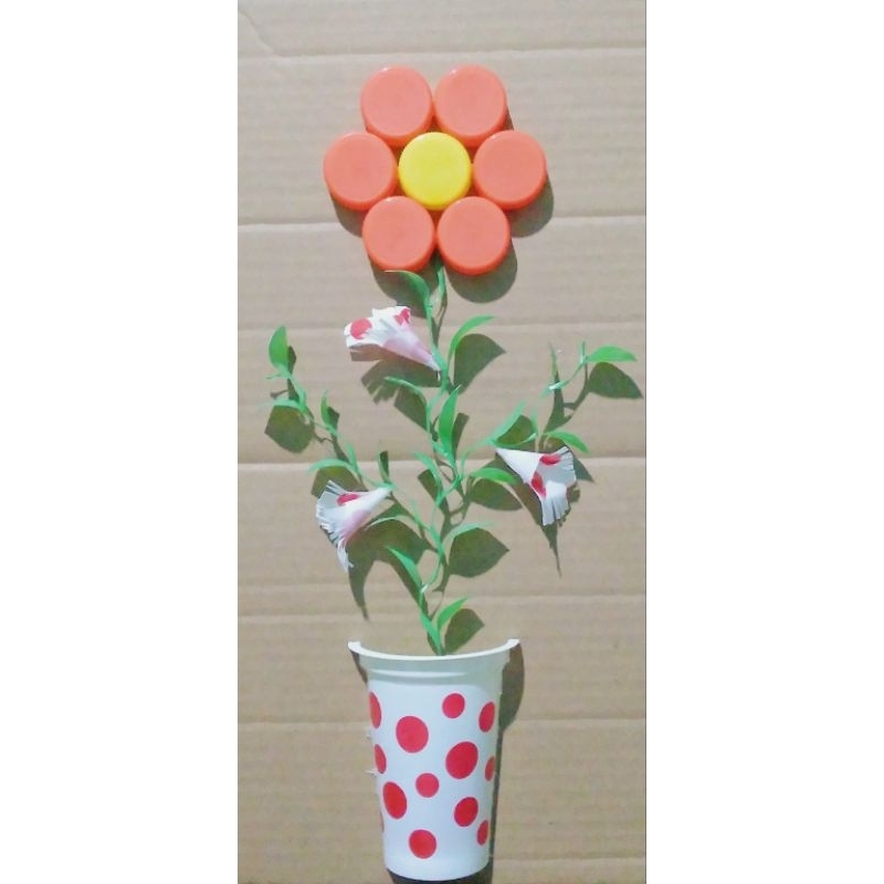 Hiasan dinding dari tutup botol, daun sedotan dan gelas plastik prakarya sekolah kerajinan tangan ba