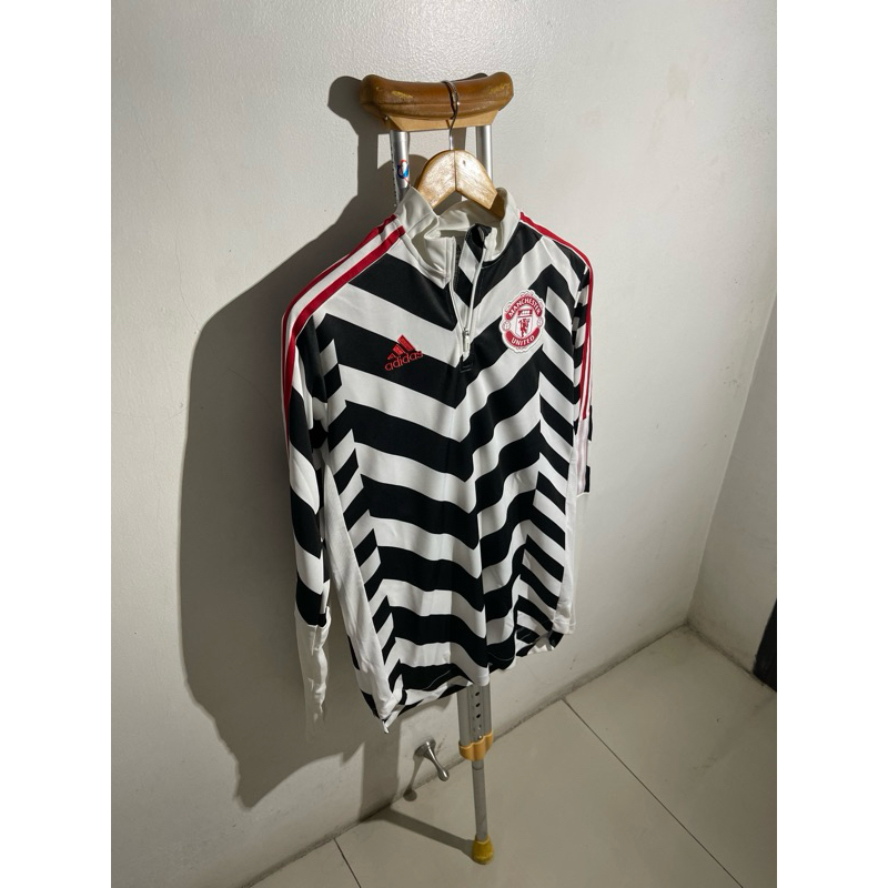 [ Di jual Cepat  ] Manchester United - adidas Men's 1/4 Zip Jacket - White - 100% original. - Primeg