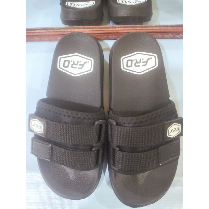sandal selop pria distro Fro-hitam- putih