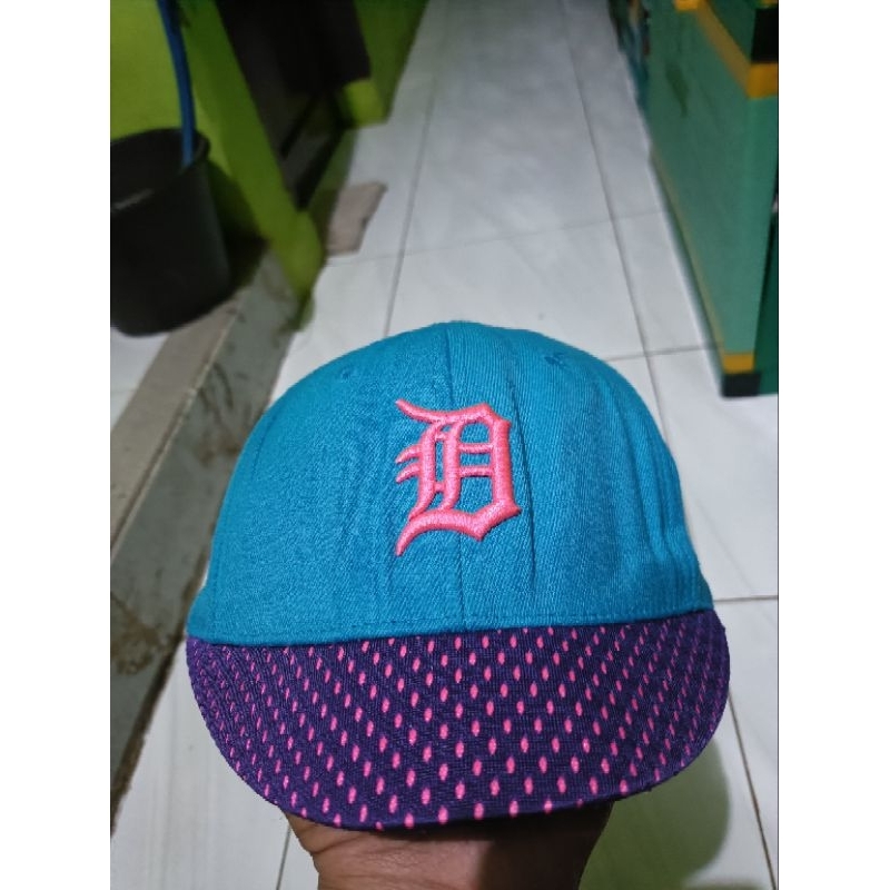Topi MLB visor pendek