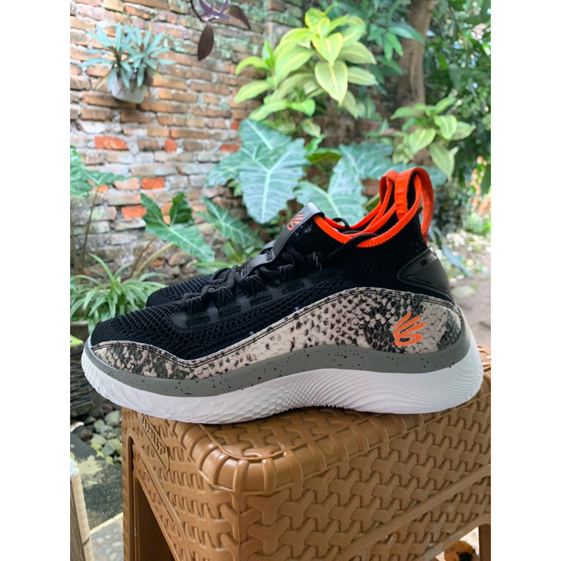 sepatu basket curry 8