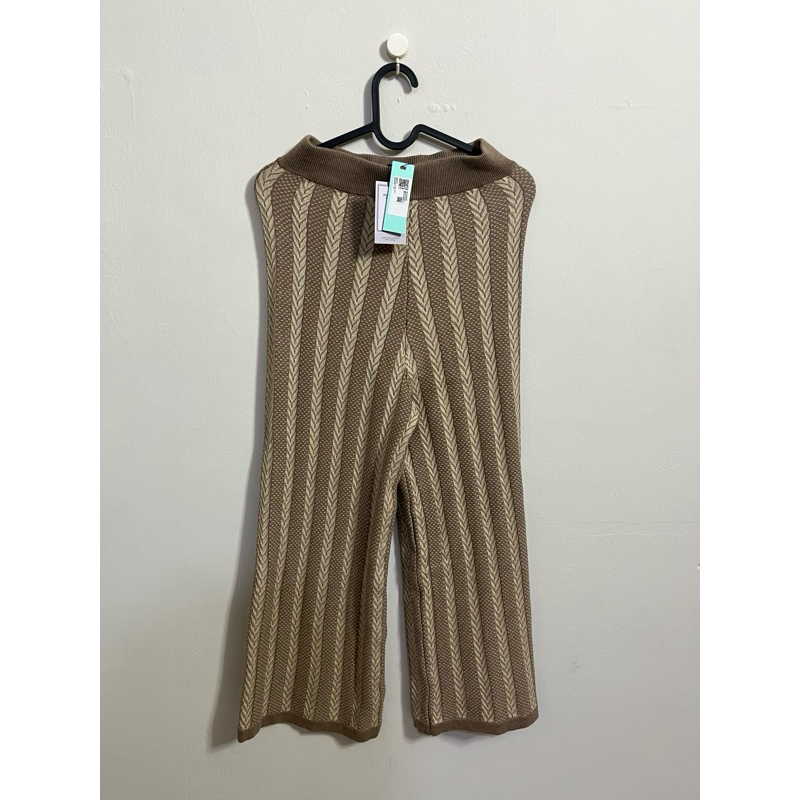 Celana Wanita Warna Coklat Muda