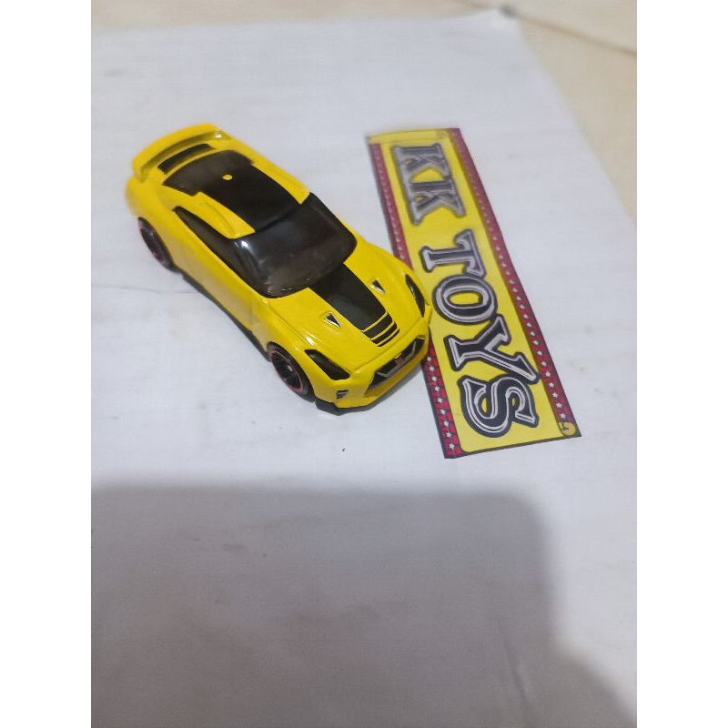 hotwheels nissan skyline gtr r35 kuning