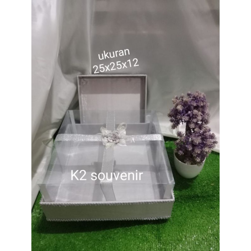 

hantaran seserahan satuan tempat kue/tempat kado pita silang silver