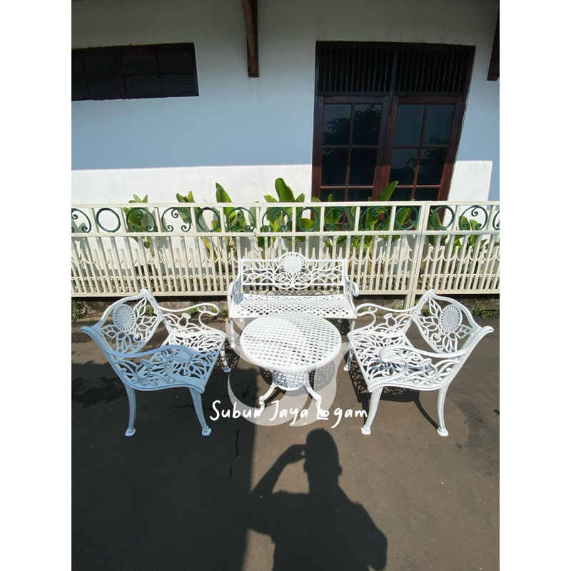 Kursi Taman Besi Antik 1 Set - Motif Matahari