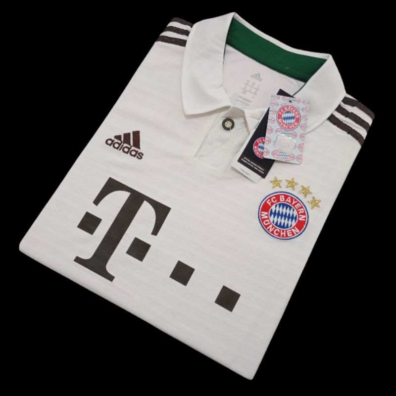Munchen Away 2013/14