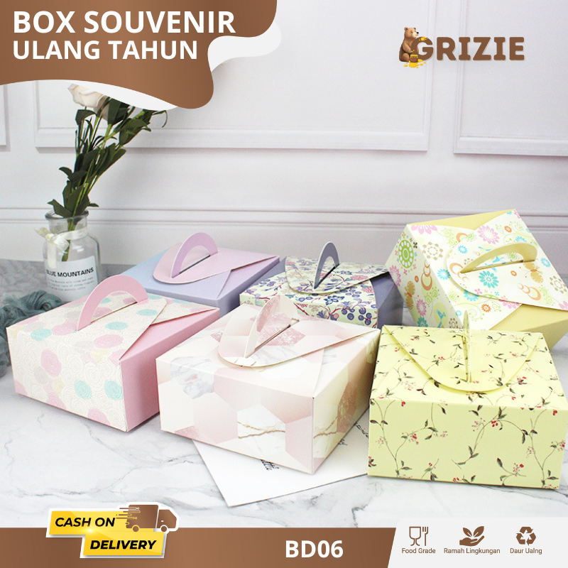 

Box tenteng 14x14x6.5cm / Box Gable Jingjing / Box Hampers / Box Tenteng | BD06