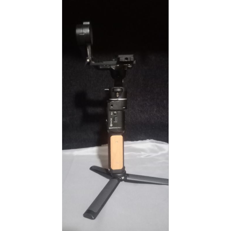 Gimbal stabilizer kamera feiyutech ak2000