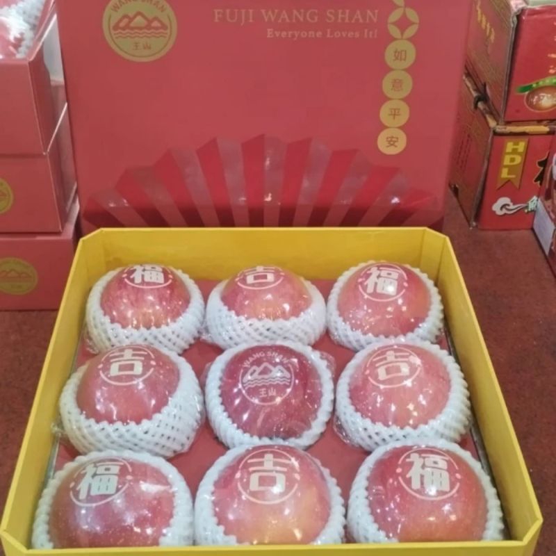

Hampers Gift Box CNY Imlek Apel Fuji Wangshan Tulisan Isi 9