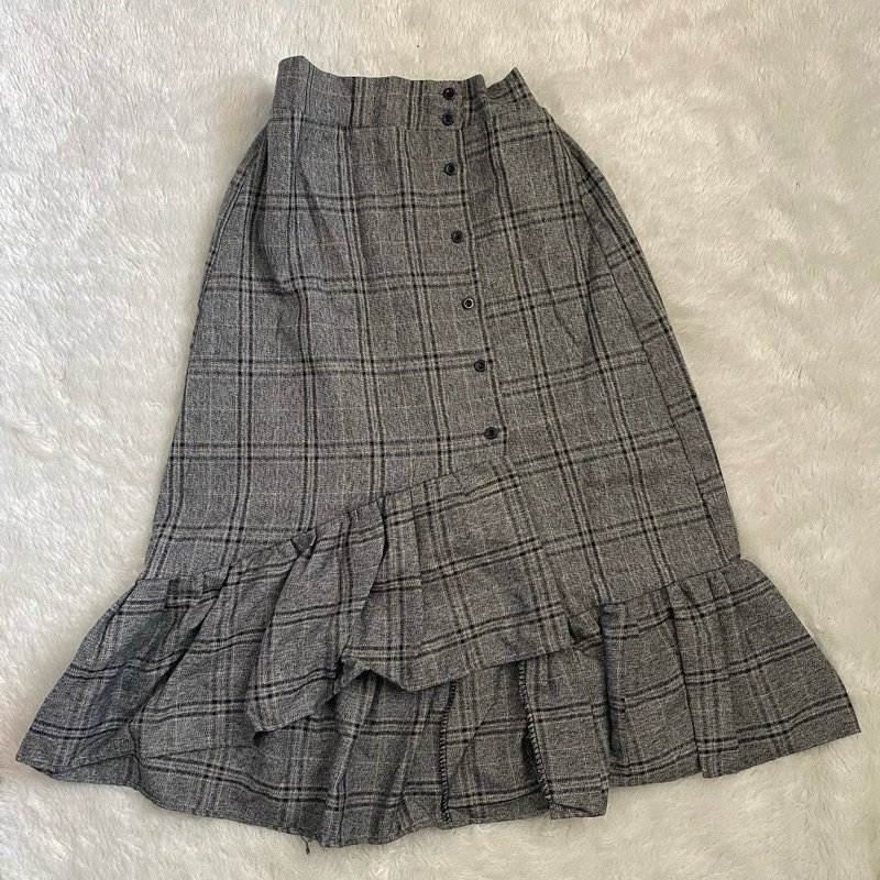 PRELOVED - Rok Midi | Rok Kotak Kotak | Midi Skirt | Tartan Skirt | Plaid Skirt