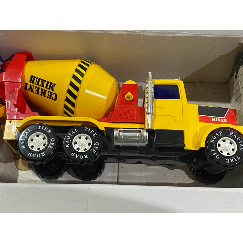 daesung toys cement mixer truck