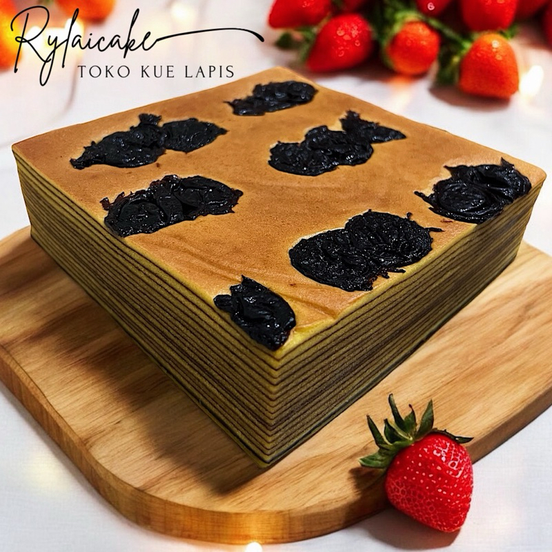 

KUE LAPIS PRUNES (KUALITAS SPECIAL) Uk. 20x20 cm — Pakai Wisman