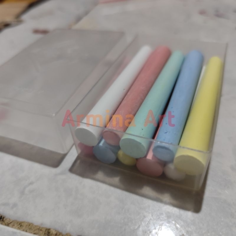 

PAKET KAPUR TULIS 10PCS DENGAN WADAH KOTAK PLASTIK packaging safety - Armina Art