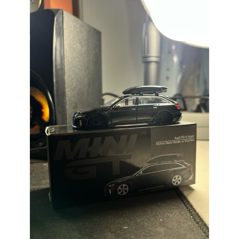 Mini Gt Audi Rs 6 avant with roofbox