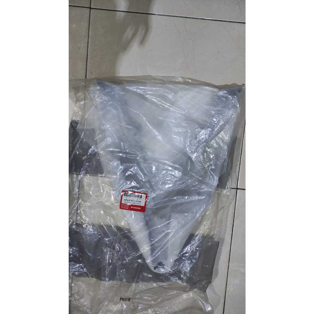 Cover, Front Putih – New Vario 150 K59J / 64301-K59-A70ZP ORIGINAL AHM