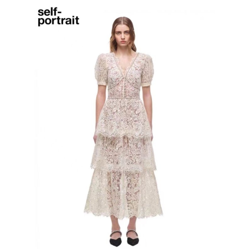 sleeve dress layer lace lacey brukat brocade orang tua sister photoshoot europe paris gaun pesta wed