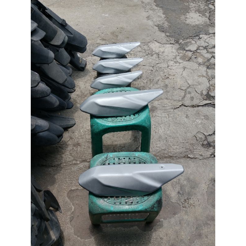 tameng knalpot KLX 150 BF bekas original