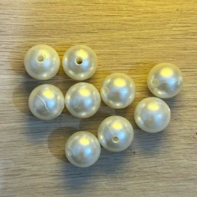Manik Manik Mutiara Sintetis Broken White