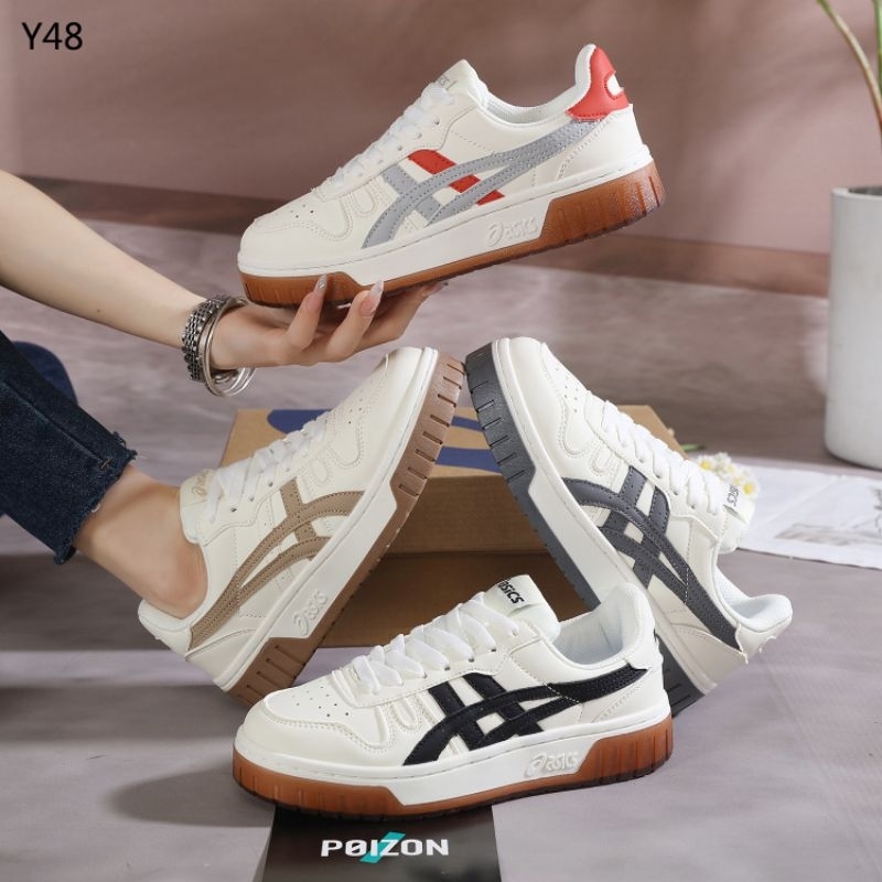 CloverASICS Court MZ Sneakers #Y48
