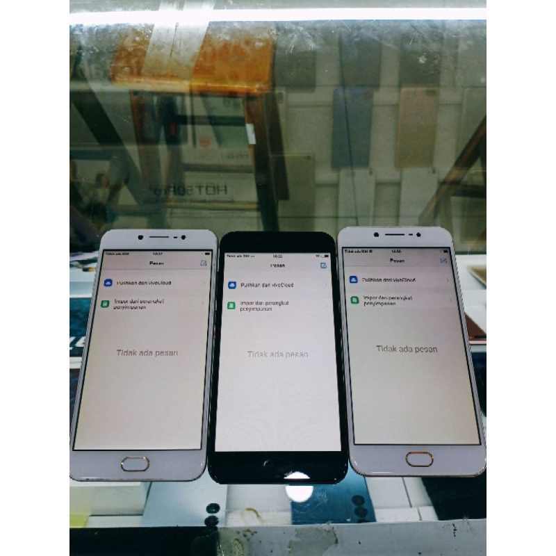 VIVO|Hp second original Vivo y67 ram 4/32gb Minus