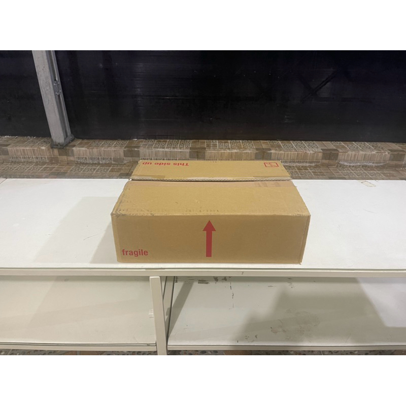 

Kardus 34 cm x 25 cm x 10 cm (250) Bekas Panah Merah Single Wall