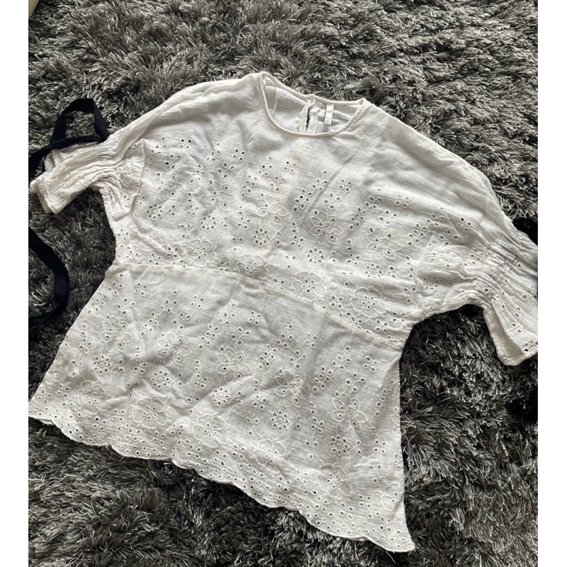 Zara - Eyelet White Lace Top in Small