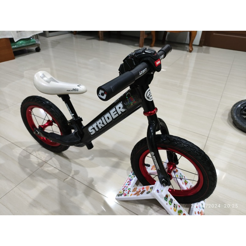 Strider Pro Balance Bike (preloved)