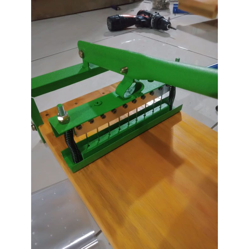 Alat pelubang plastik tempe jarum stenles