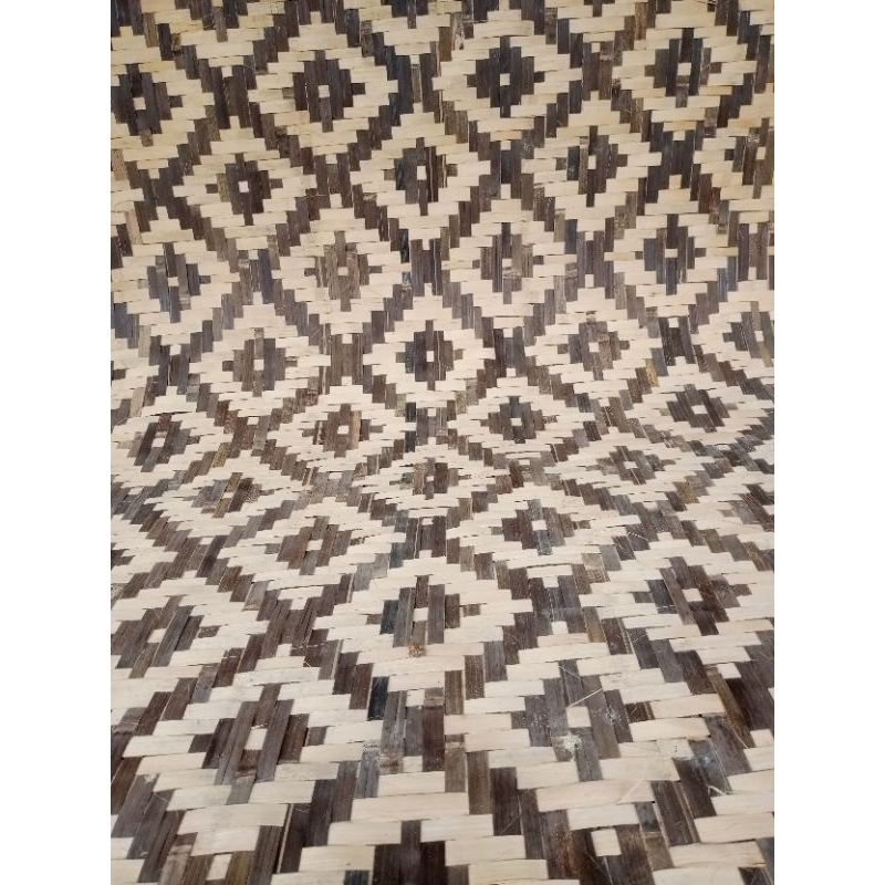 anyaman bambu/gedek motif sudah PErnis