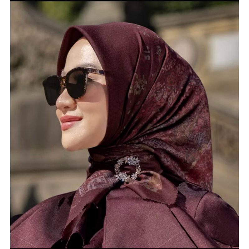 Buttonscarves New York 4 Tolerance split payment