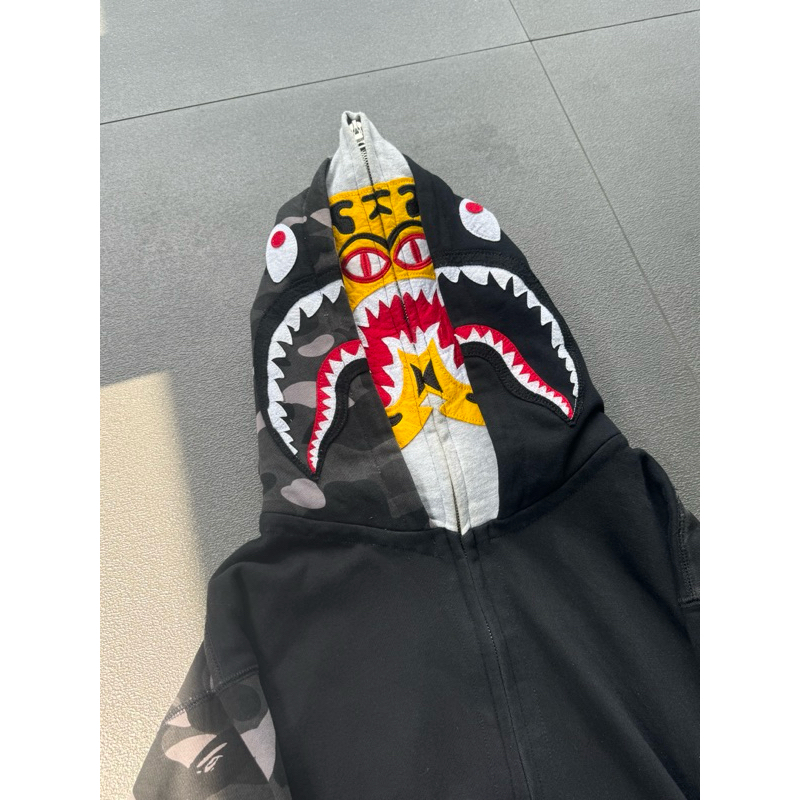 A BATHING APE BAPE BAPE SHARK TIGER ZIP UP DOUBLE HOODIE SECOND USED WGM BLACK GREY CAMO JACKET