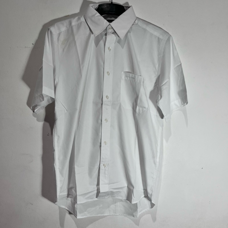 Kemeja Putih - Pierre Gruno