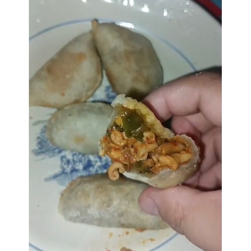 

CIRENG ISI BERBAGAI VARIANT (AYAM SUWIR PEDAS, BAKSO PEDAS, USUS PEDAS, MOZARELLA)