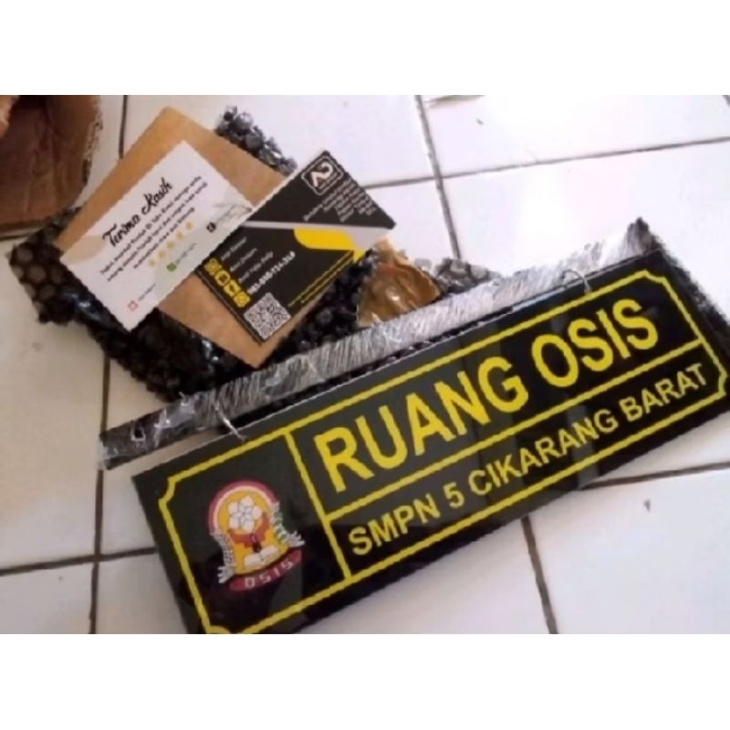 Papan nama Akrilik | papan nama kelas | papan nama
ruangan gantung