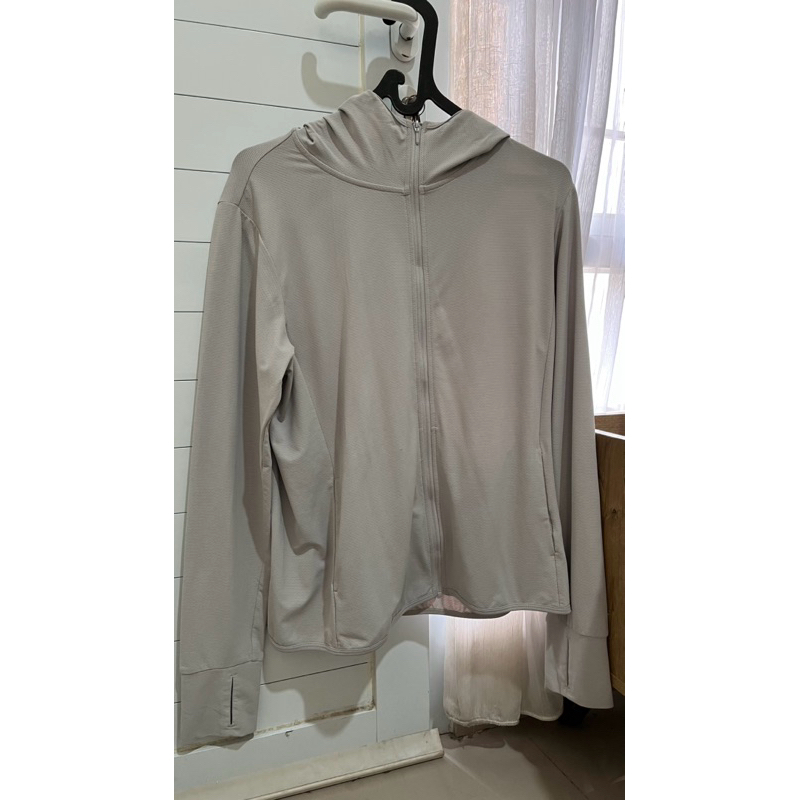 Preloved Uniqlo AIRism jacket antiuv