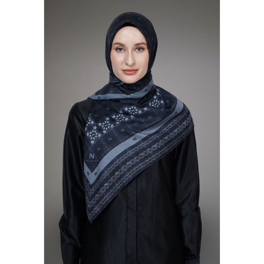 Nina Nugroho - Anise Black Square