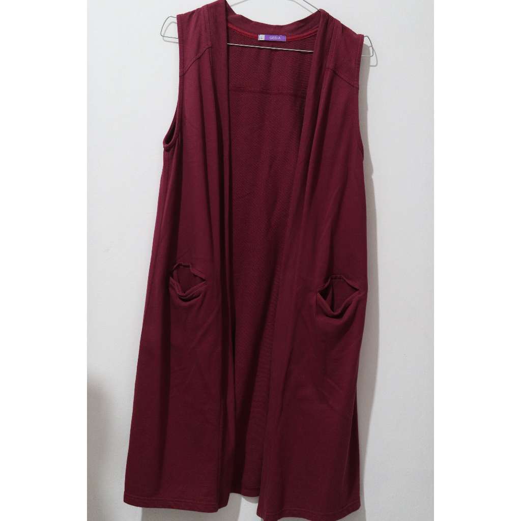 Geela Outer Tanpa Lengan Merah