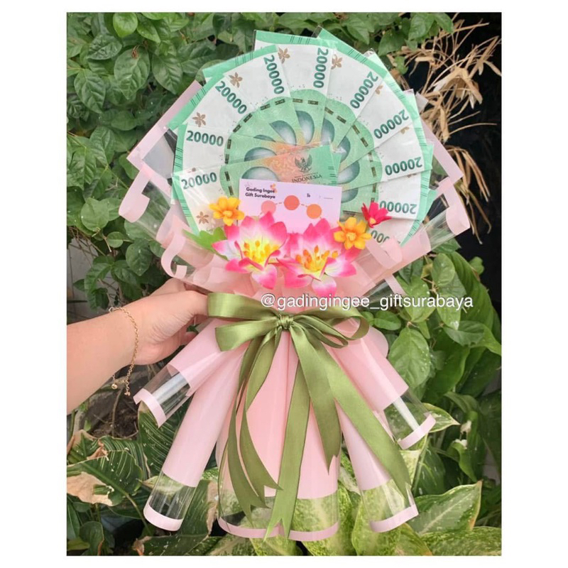 

Bouquet Uang Model Upin Ipin Buket Bucket Hadiah Sempro Wisuda Ulang Tahun Kado 20.000