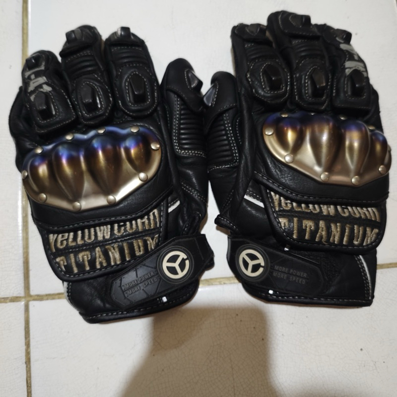 Yellow Corn Titanium Glove YG-191