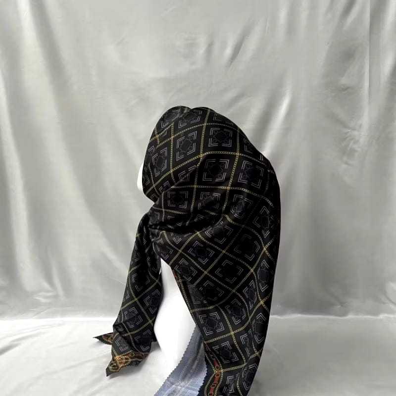 HIJAB VOAL SEGI EMPAT /HIJAB SEGI EMPAT MOTIF VOAL / VOAL PREMIUM / HIJAB LEBARAN