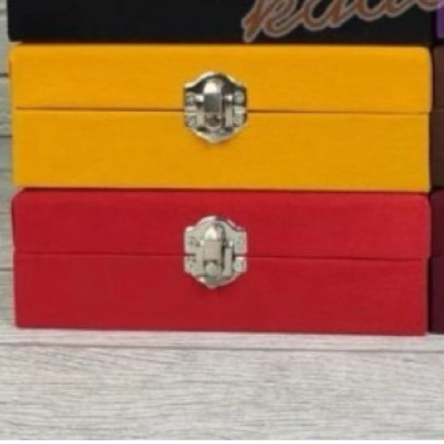 

Box Beludru Merah Ukuran 18 x 11 cm