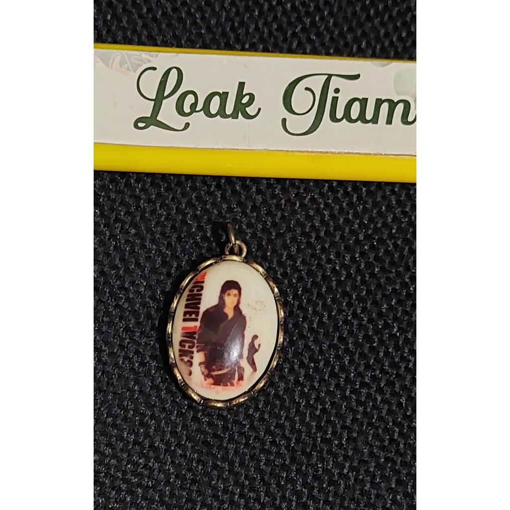 liontin vintage michael jackson LECET HALUS