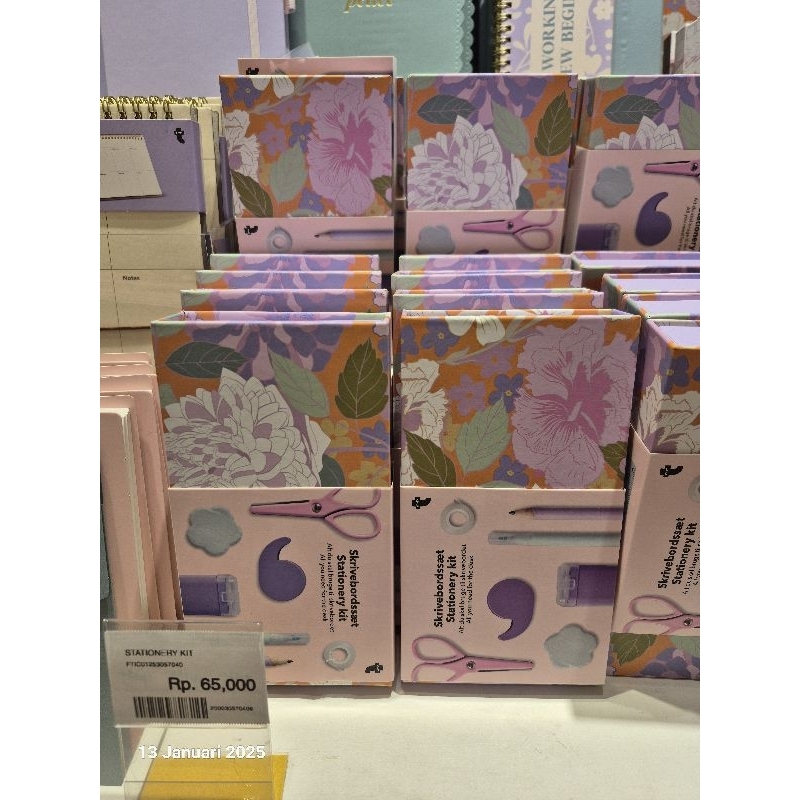 

(Flying Tiger) Stationery Kit